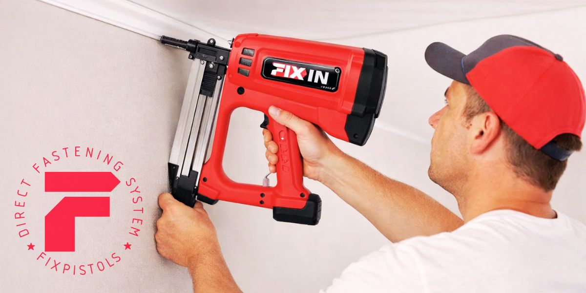 Монтаж багета для натяжного потолка